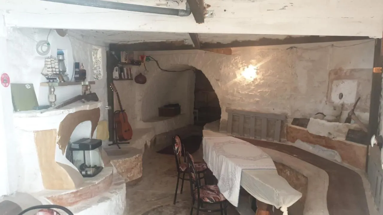 Shotgun Hostel & Guesthouse Vuno