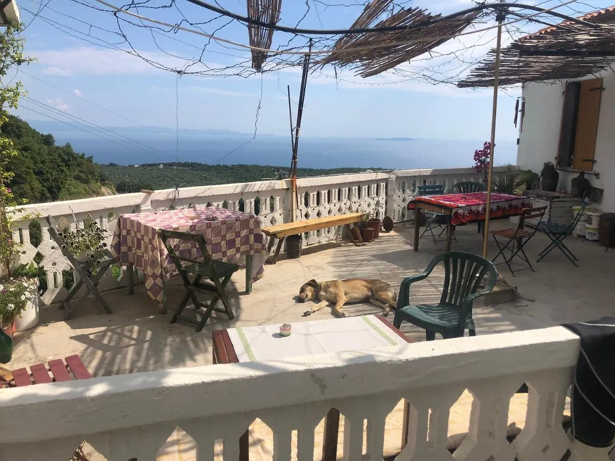 Shotgun Hostel & Guesthouse Vuno