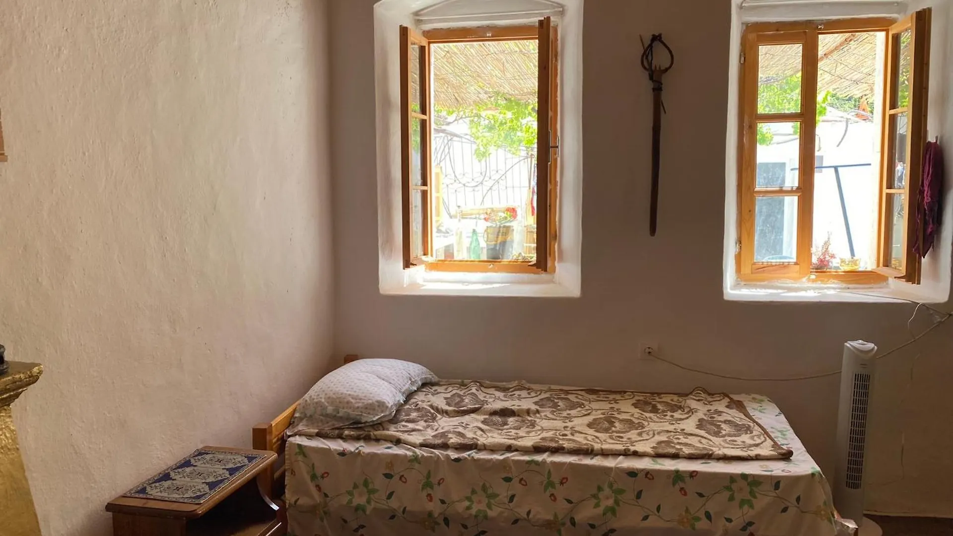 Shotgun Hostel & Guesthouse Vuno